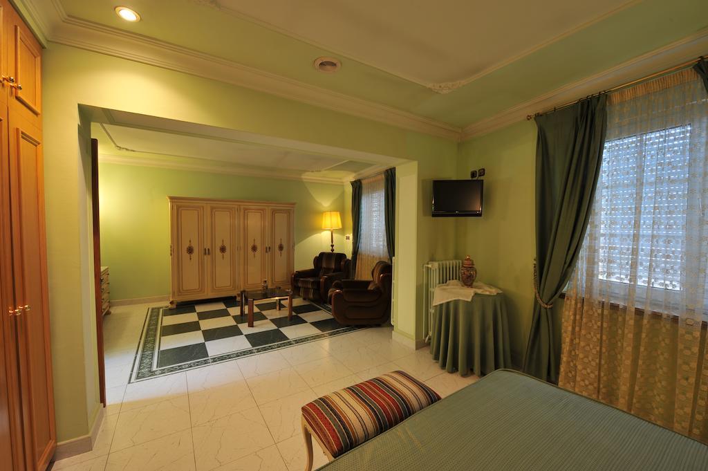 Hotel Tall De Conill Capellades Room photo